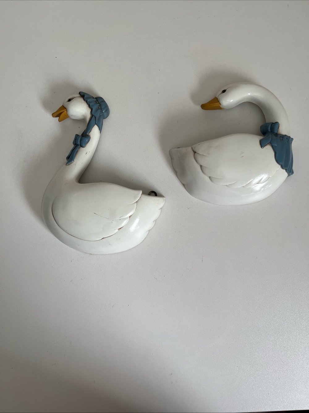 Vtg 1988 Burwood Blue Ribbon Bow Goose Duck Wall Pockets Hanging Decor 80s